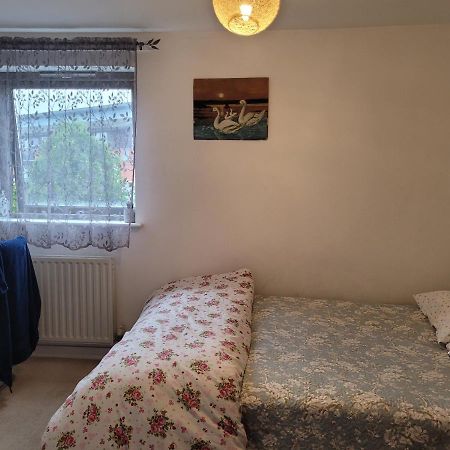 Room Near Heathrow Airport Hillingdon Zewnętrze zdjęcie