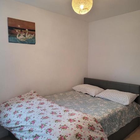 Room Near Heathrow Airport Hillingdon Zewnętrze zdjęcie
